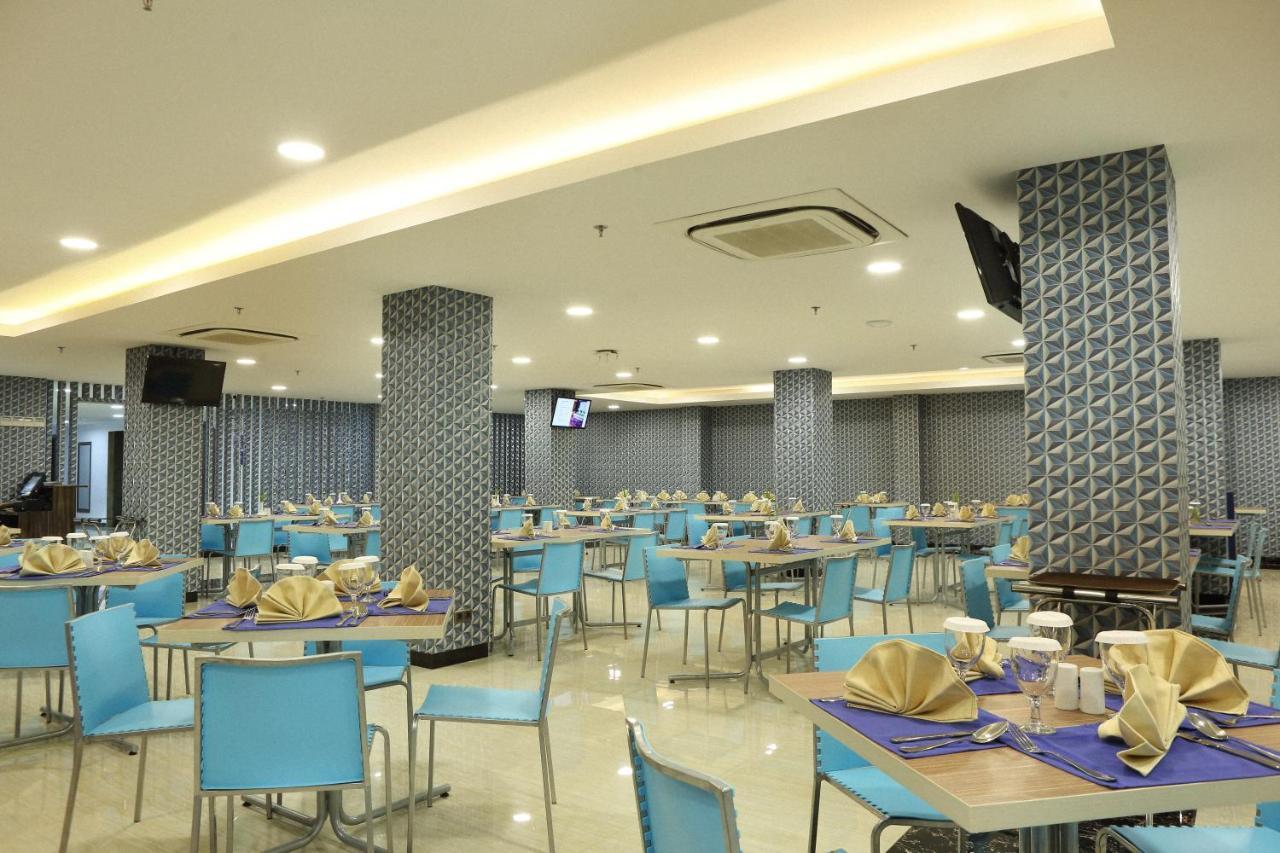 Horison Express Sentani Hotel Jayapura Eksteriør billede