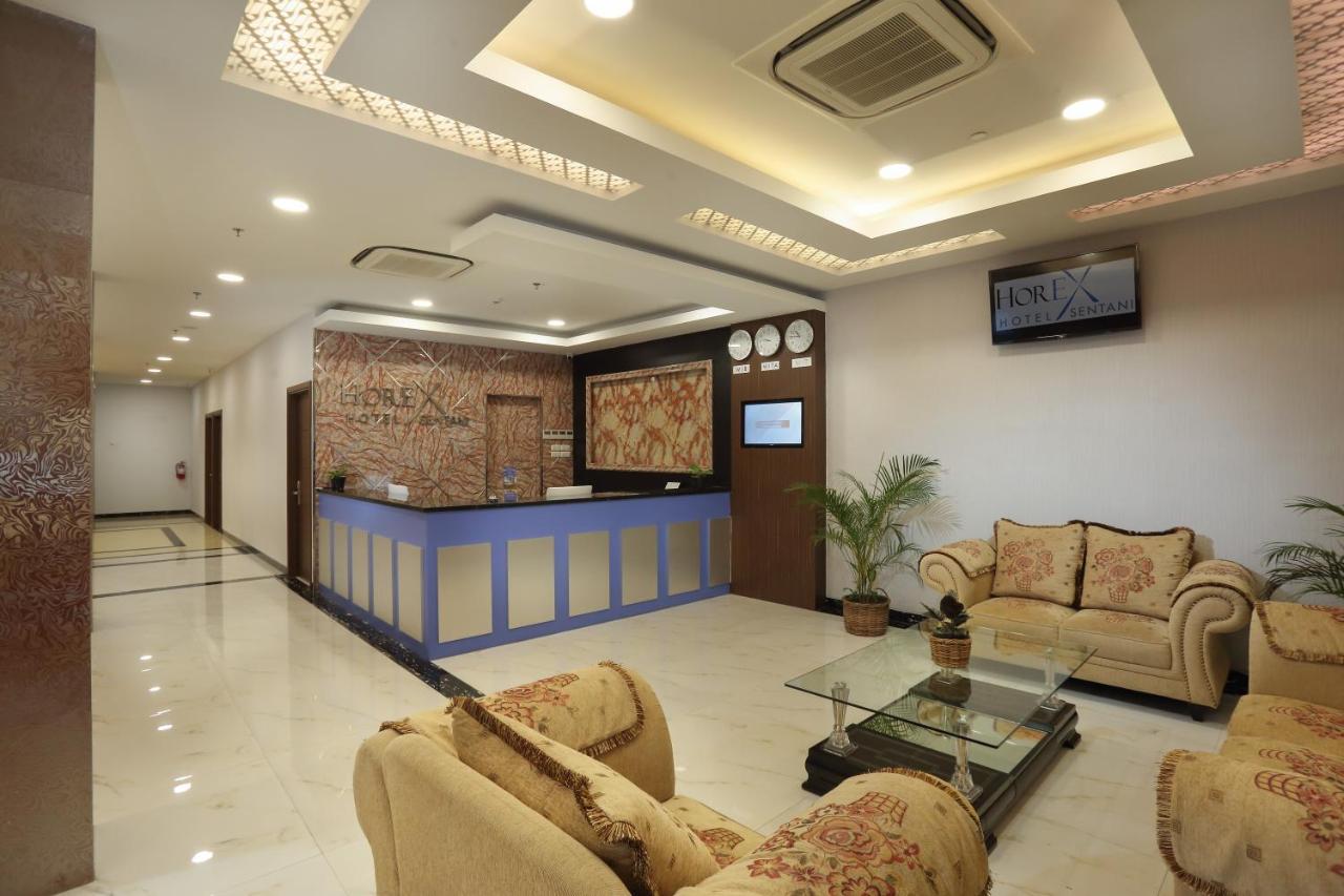 Horison Express Sentani Hotel Jayapura Eksteriør billede