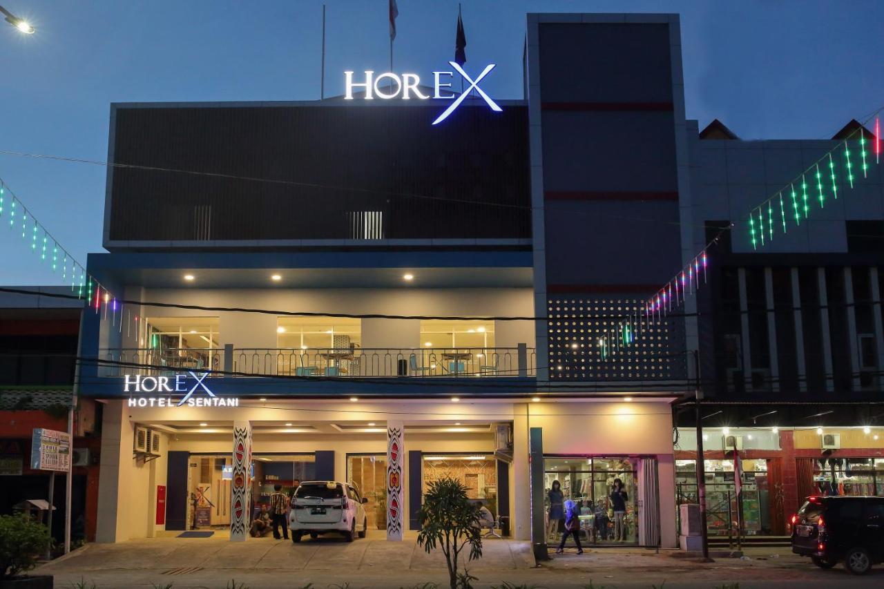 Horison Express Sentani Hotel Jayapura Eksteriør billede