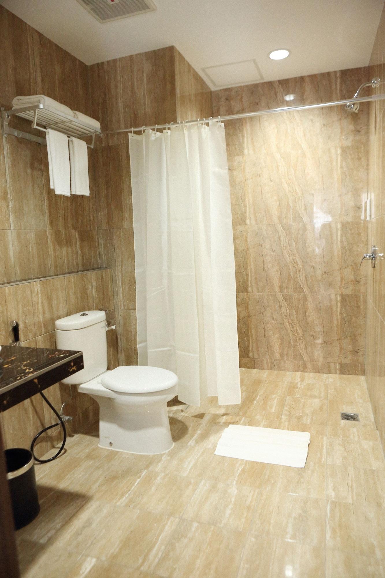 Horison Express Sentani Hotel Jayapura Eksteriør billede