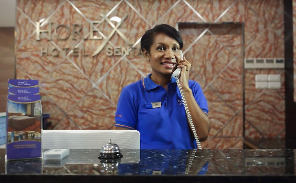 Horison Express Sentani Hotel Jayapura Eksteriør billede